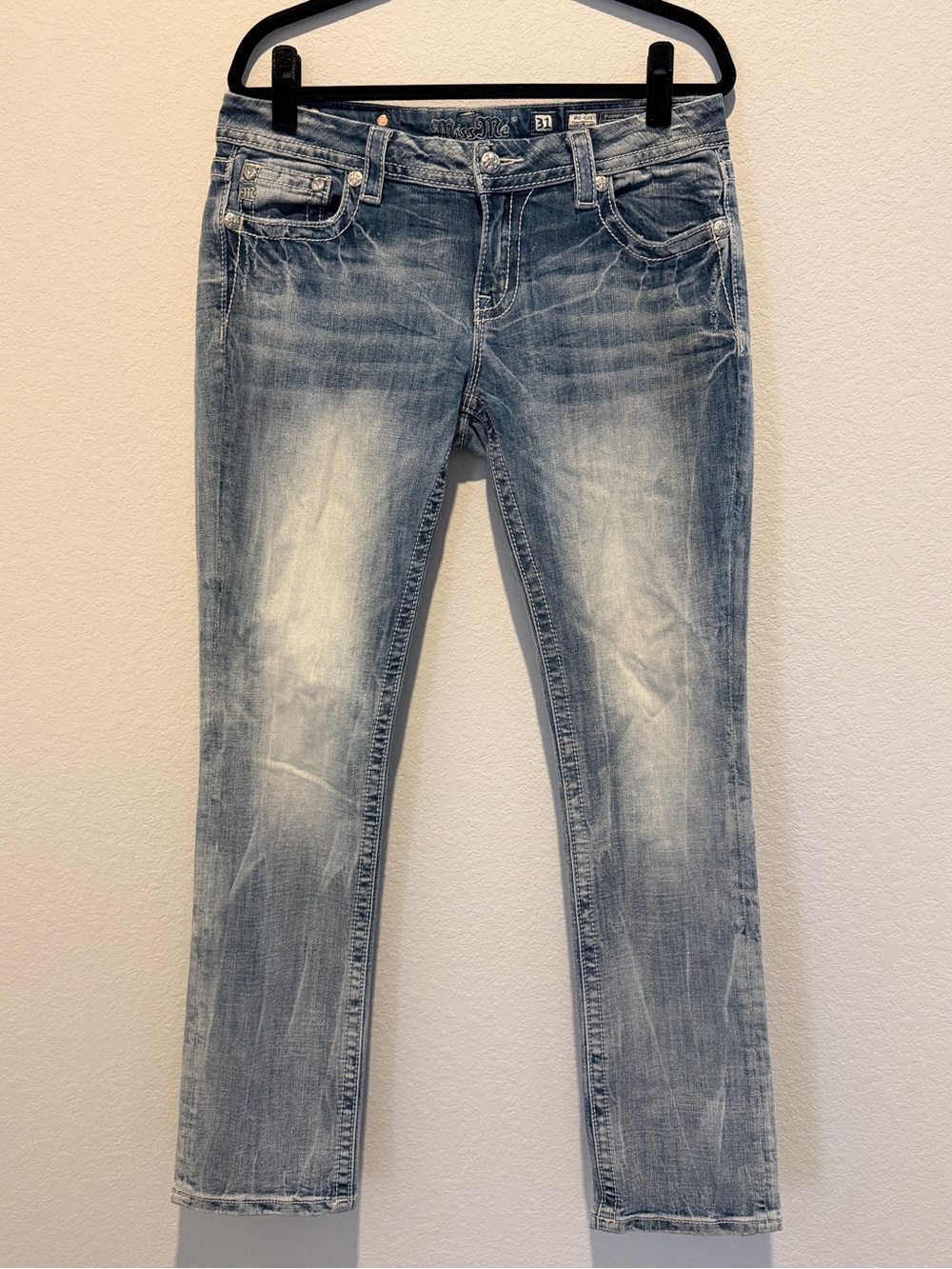 Miss Me Mid-Rise Easy Straight Jeans Size 31 Rhinestone Embroidered Pockets
